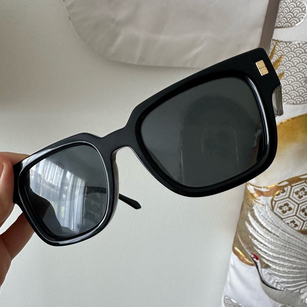 Louis Vuitton Black sunglasses, authentic